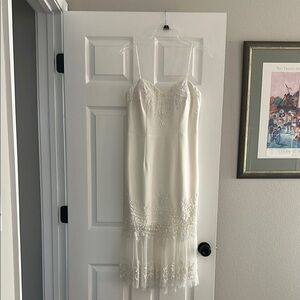 Chic Ivory Lace Midi Dress